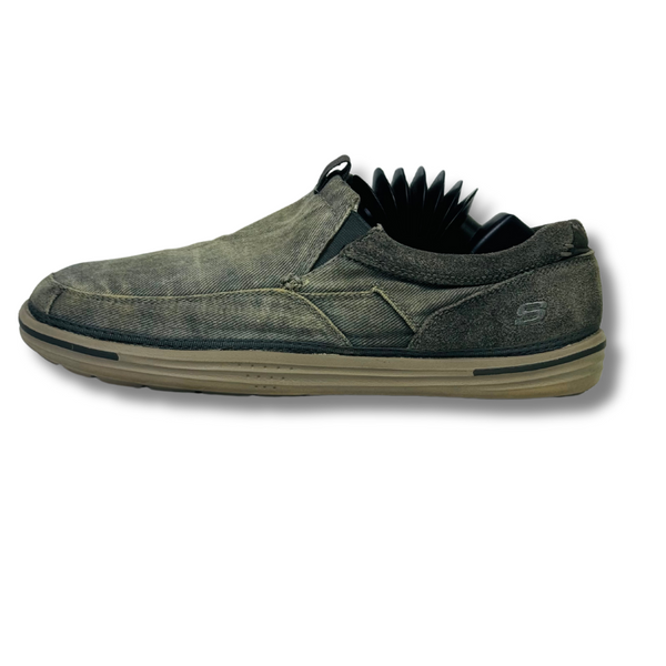 SKETCHERS RELAXED FIT NATURAL COLOR
