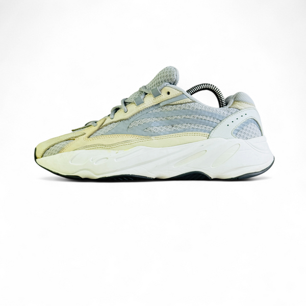 ADIDAS YEEZY 700